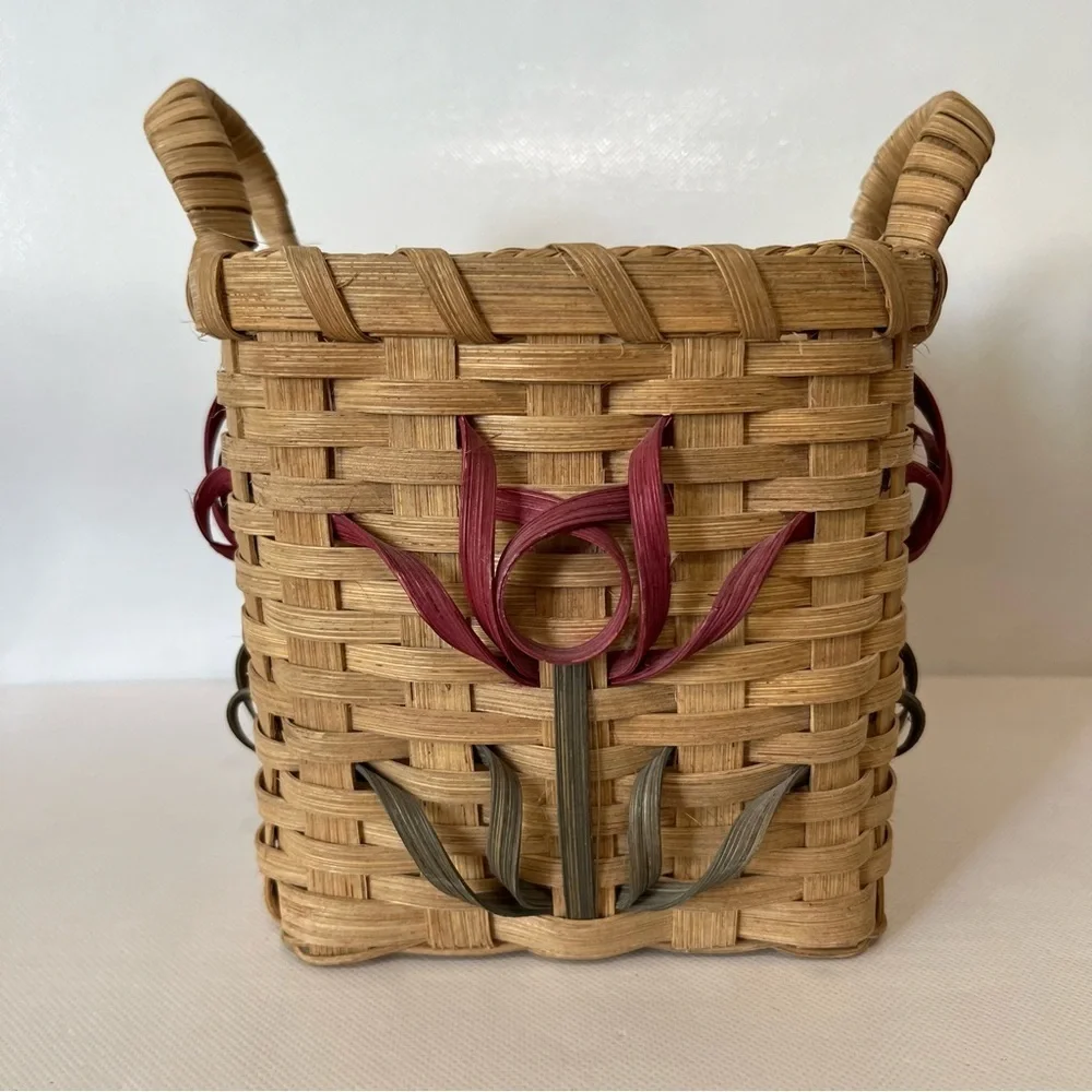 Cute Vintage Curl Splint Basket Red Flower